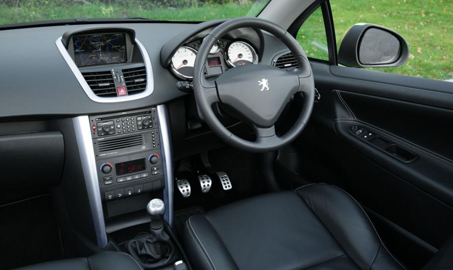  Peugeot 207 CC 2007 года  (фото 10 из 72)